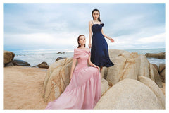 Robe longue en organza de soie avec décolleté asymétrique et jupe à volants pour une tenue raffinée et affirmée