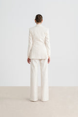 Tailored Notch Lapel Blazer With Sharp Shoulders And Flap Pockets For Formal Styling
