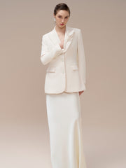 Blazer cranté Fiona sur mesure avec revers sculptés et silhouette allongée
