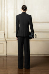 Structured Crepe Tailored Blazer with Padded Shoulders and Nipped-In Waist Design
