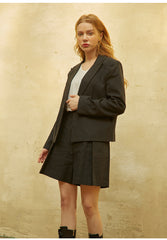 Short en lin sur mesure avec plis structurés