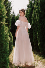 Robe longue en tulle à manches bouffantes et col Bardot Katrina