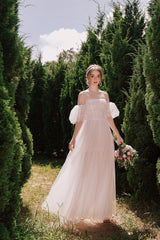 Robe longue en tulle à manches bouffantes et col Bardot Katrina