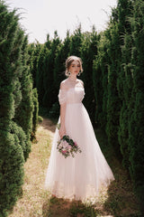 Robe longue en tulle à manches bouffantes et col Bardot Katrina