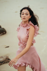 丝绸欧根纱高低褶饰连衣裙，露背领口，飘逸廓形，适合优雅夏日穿着